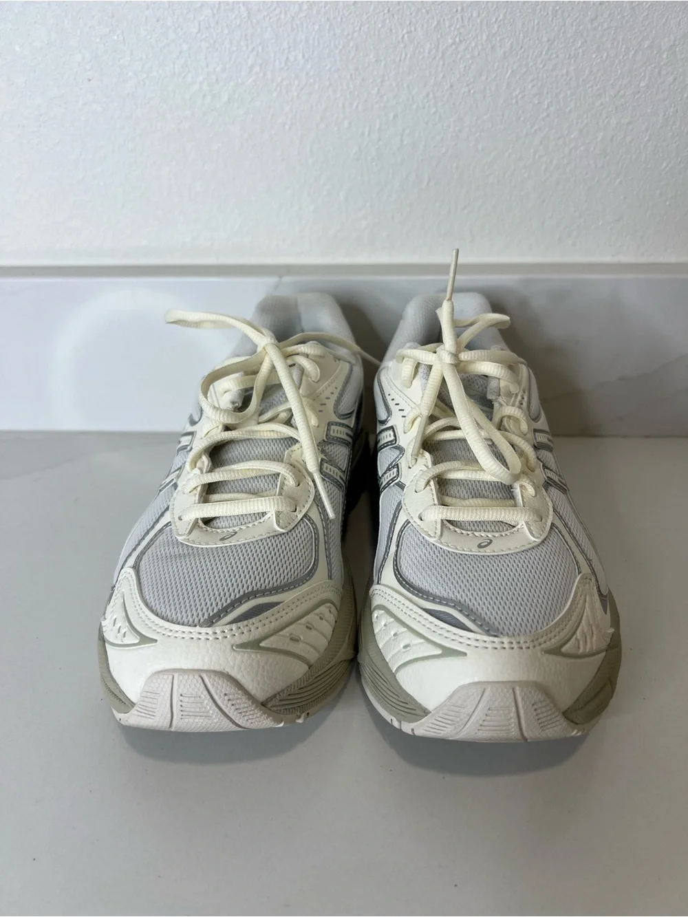 ASICS White and Light Gray Running Sneakers size 6.5